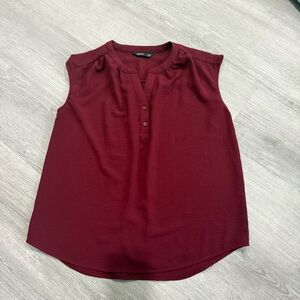 Simply Vera Vera Wang Sleeveless Maroon Blouse